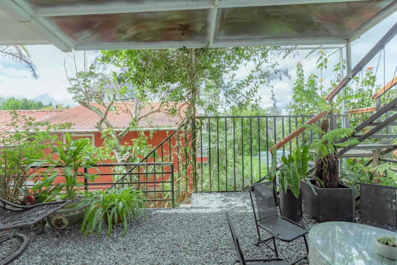 דה לאט Hilly Hostel מראה חיצוני תמונה