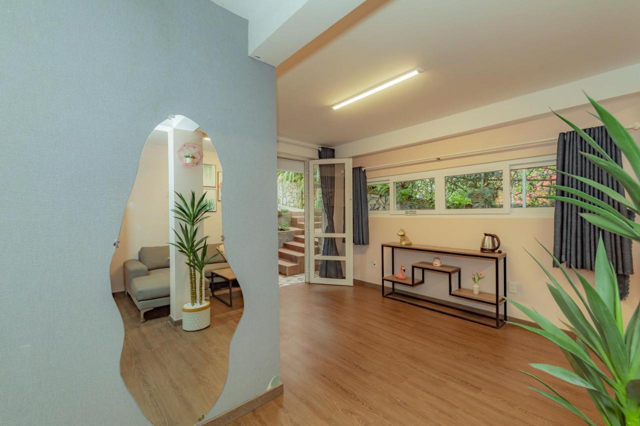 דה לאט Hilly Hostel מראה חיצוני תמונה