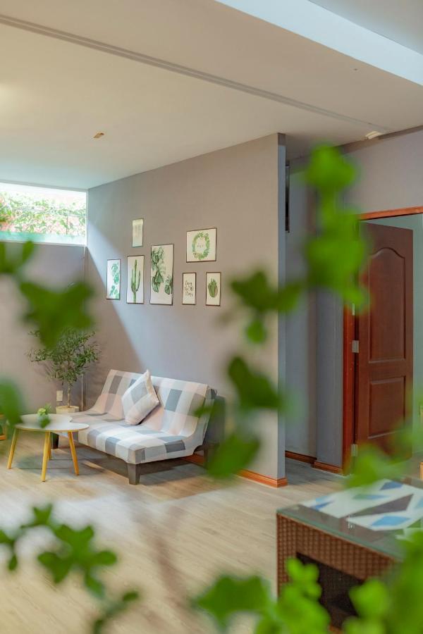 דה לאט Hilly Hostel מראה חיצוני תמונה